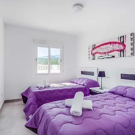 Sleeps 10 With Pool Air Con And Wifi