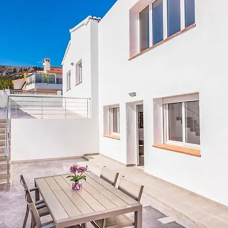 Villa Sleeps 10 With Pool Air Con And Wifi Calpe